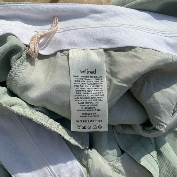 Aritzia Wilfred Limerick Pleated Shorts, Sz 4, Excellent Condition, LNWOT - Picture 8 of 16